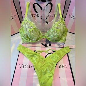 Victoria's Secret Very Sexy Bra 34B & Small Thong Panty
